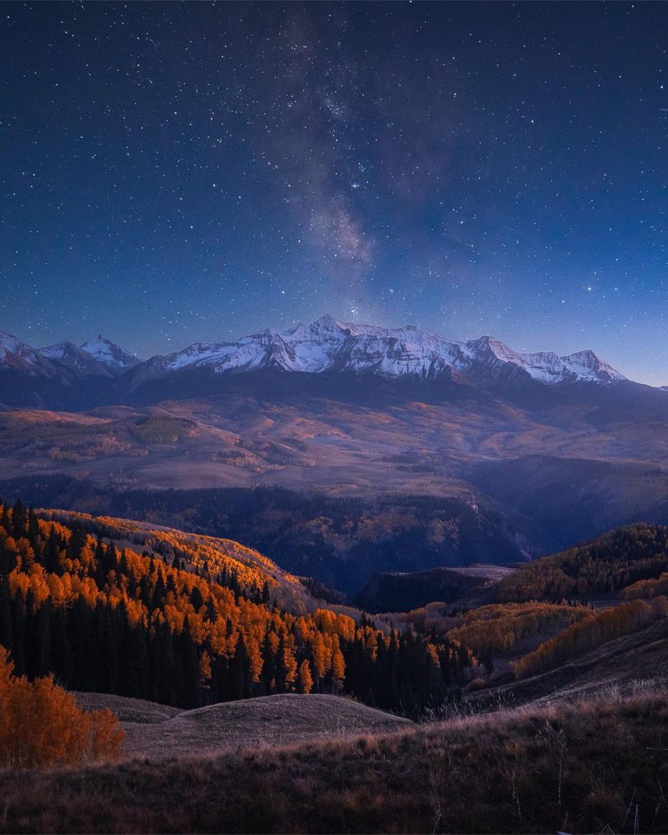 BarstoolDenver's tweet image. Excited for fall nights in Colorful Colorado

(📸: wildersruth/IG)