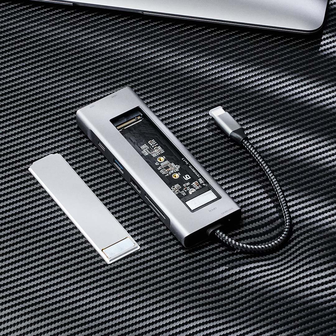 Essageroffcial's tweet photo. It's #Tuesday  and we've got just what you need to stay connected! Check out our ESSAGER 8 in 1 HDD Enclosure for seamless device integration.☺️☺️☺️
Unlock more entries, hit 👇
https://t.co/YyOgovb209 https://t.co/1heykvegEb