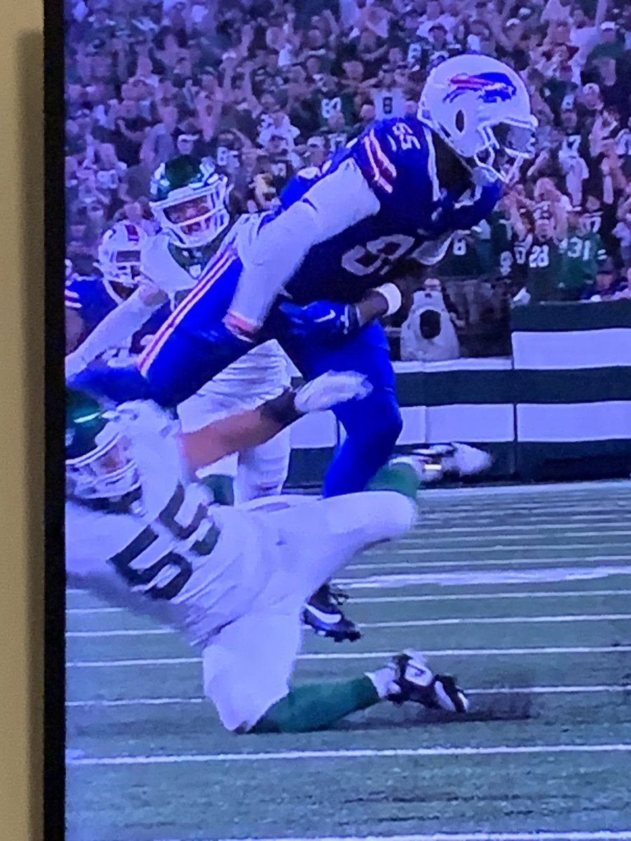 zmanFOB's tweet image. What a game! Rogers knocked out after 3 plays, and Jets come back to win on punt return! Was it a leg whip as Troy says? Buffalo deserved to lose the way they played in 2nd half!!!