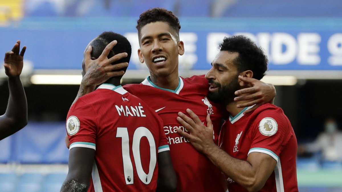 The_RedsIndo's tweet photo. Kadang disuruh milih yang mana terbaik. Bagiku tidak perlu. Karena mereka ketika membela Liverpool memiliki kehebatannya masing-masing.

Duet Torres dan Gerrard, dengan link-up super spesial. Gerrard, salah satu gelandang paling komplit di eranya, bertemu dengan Torres yang kala itu memiliki kombinasi kecepatan, dribel, finishing dan heading yang mematikan. Dua pemain yang banyak membuat orang-orang jatuh cinta pada Liverpool.

Lalu pada duo "Make Us Dream" yang hampir membawa kita mengakhiri puasa Liga Inggris lebih awal. Suarez dengan kemampuan lengkap sebagai seorang penyerang, entah diplot sebagai striker utama ataupun second striker diduetkan dengan Sturridge yang memiliki finishing super tenang kala itu. Duo SAS🔥 

Dan Trio Firmansah. Kombinasi kecepatan dan naluri gol Mo Salah dan Sadio Mane di sayap dipadukan dengan sokongan dari seorang Roberto Firmino pada posisi false nine yang dia dikenal terbaik di posisi itu. Hasilkan trofi lengkap di lemari The Reds pada rentang waktu.

Kini kini menuju era baru; Luis Diaz, Mohamed Salah, Darwin Nunez, Cody Gakpo dan Diogo Jota. Hampir semua dari mereka bisa memaikan lebih dari satu posisi di depan. Opsi yang lebih variatif untuk Liverpool. Yang semoga bisa lebih banyak membawa trofi daripada kombinasi penyerang pendahulunya.

Gas penuh musim ini, Reds!