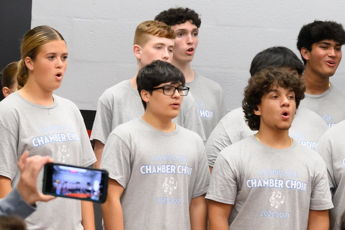 FBayerPhoto's tweet photo. Remembering 9/11 with the Hauppauge Fire Department and the Hauppauge Chamber Choir. @HPS_Eagles https://t.co/I46G5GBlJ8