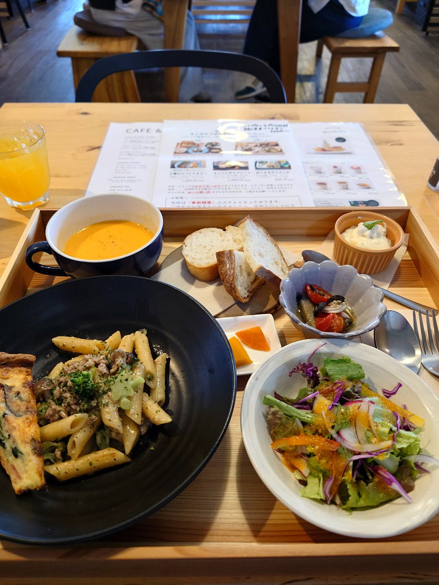 hanayasaki12's tweet photo. お昼は地元のオシャレカフェで😋
#ecobito 
#えこびとごぜんランチ洋食メイン 
#デザートにプリン２つ https://t.co/JFmfLGb2fr