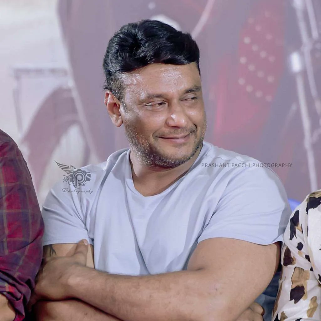 BangaloreTimes1's tweet photo. .@dasadarshan snapped during the press meet of #kateera 

#Dbosss #darshanthoogudeepa #darshanfans #Sandalwood #kannadaactors https://t.co/VfrvzLNszV