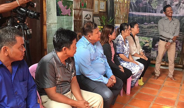 dr_suwanna's tweet photo. Tith Sour, a Chong Indigenous woman from the Chhay Areng region, is one of the Southern Cardamom REDD+ scholarship students.
https://t.co/CrhghlwvH0
#Cardamoms #Cambodia #JoinTheAlliance #Conservation #Culture #traditions #Community #REDDPlus #Education https://t.co/vGTATEExER
