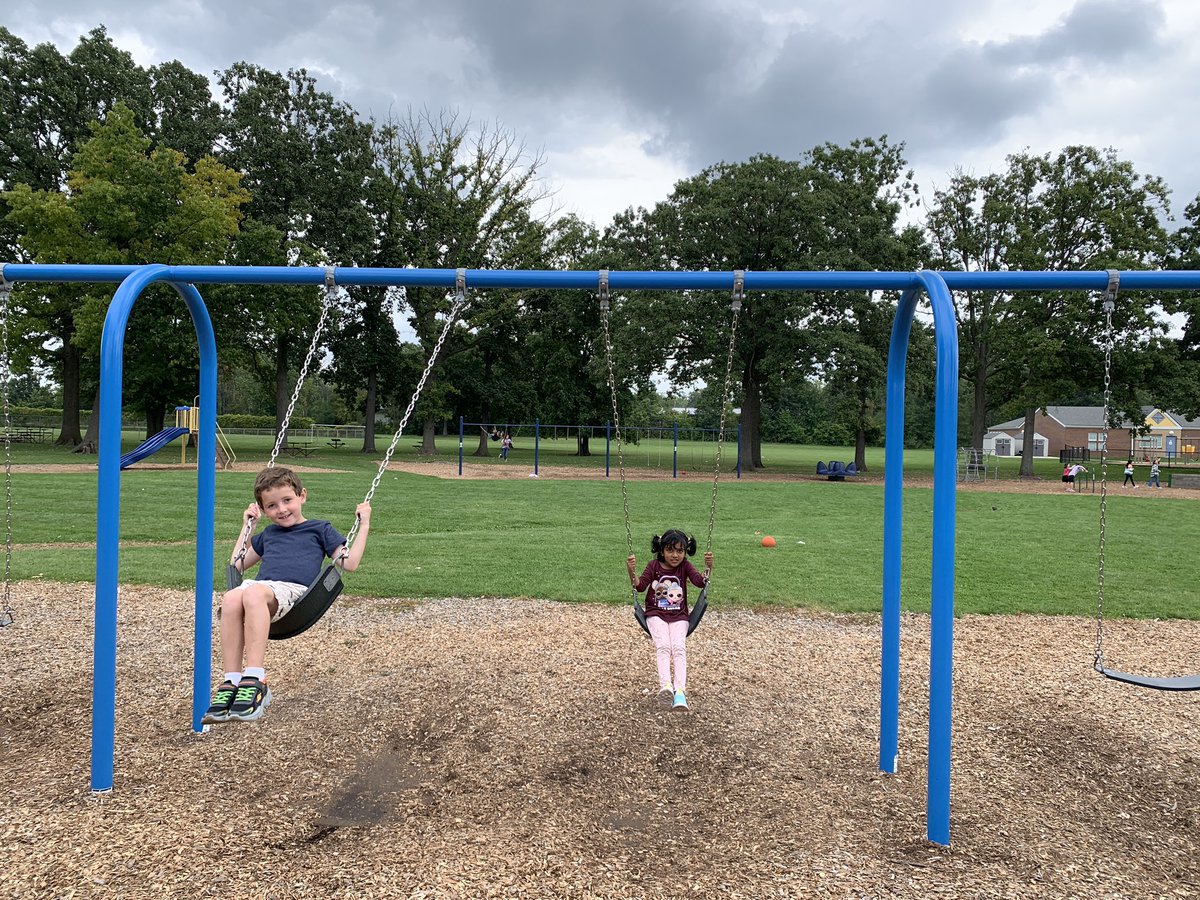 MrsAbermanis's tweet photo. Recess fun! https://t.co/zYqQeS2y4h