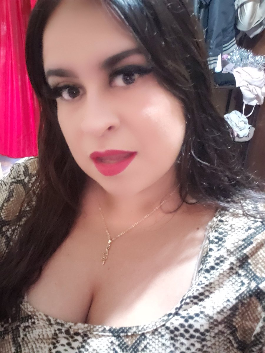 Daniela25045817's tweet photo. Bonito inicio de semana 😏 https://t.co/UJt9MkyWmr
