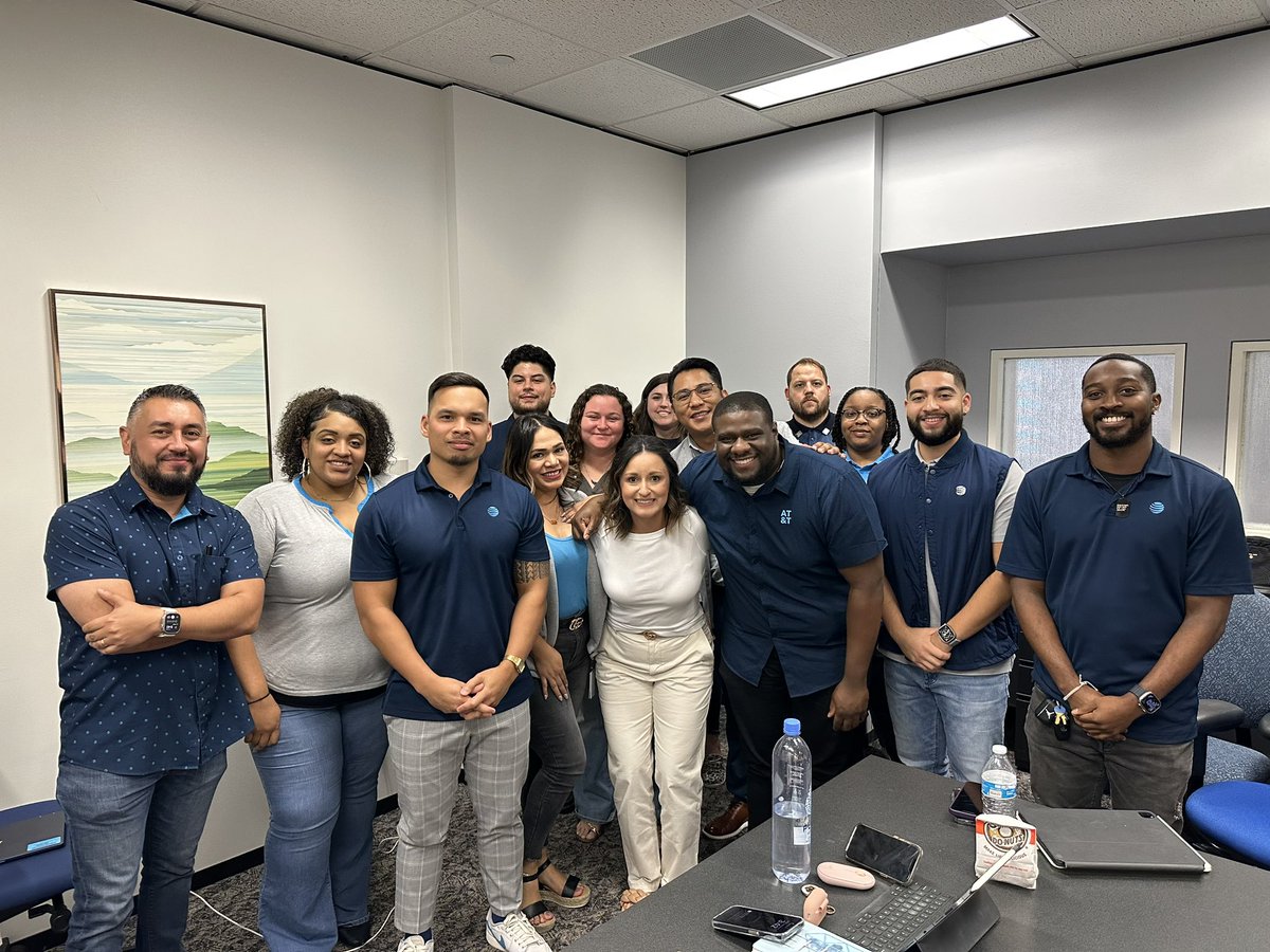Spent the day with our EHOU ASM Coaches!! 💪🏽 These leaders are ready to go into the best part of the year TOGETHER growing the business &amp; experience all with quality… #WinAsOne #EHOU 💎