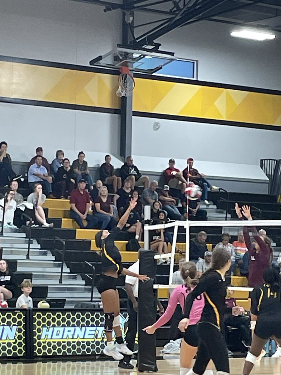 FHS Hornets tweet media