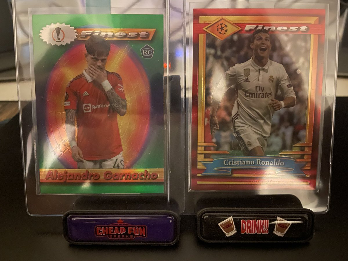 Hangry_Hippo_'s tweet photo. @CheapFunBreaks @Topps is Finest Flashbacks the best product regardless of sport?!? What a box! https://t.co/ze18CJMuek
