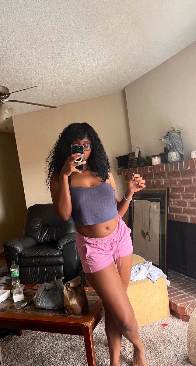 emmabvsed's tweet image. God could’ve made me taller  honestly 💁🏾‍♀️ #DAAP