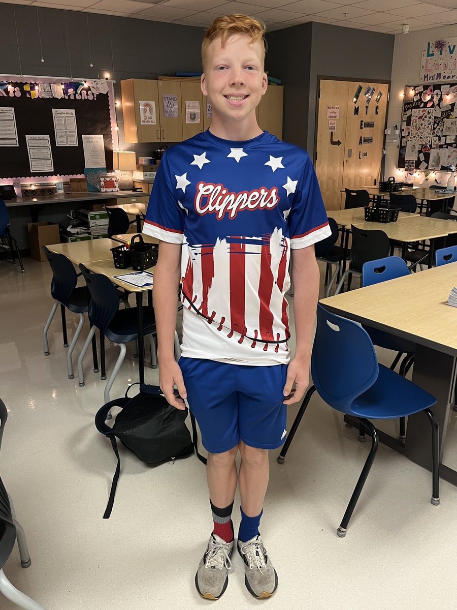 CCAHS's tweet photo. We've got spirit, yes we do! 💙🇺🇸🤍
#hoco2023 #AmericaMonday #OneFleet #ccaclippers #raisethesails https://t.co/1lphW34jtD
