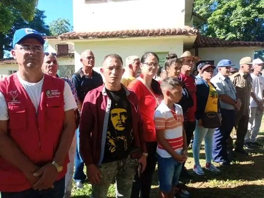 A 65 años, jovenes tuneros miembros de la UJC recuerdan en la comunidad  Tana del municipio Colombia "El combate de Tana" o como también se nombra  "El primer Combate del Che en el llano".
 #UnaMejorJuventud #CreaTuFelicidad #Cuba