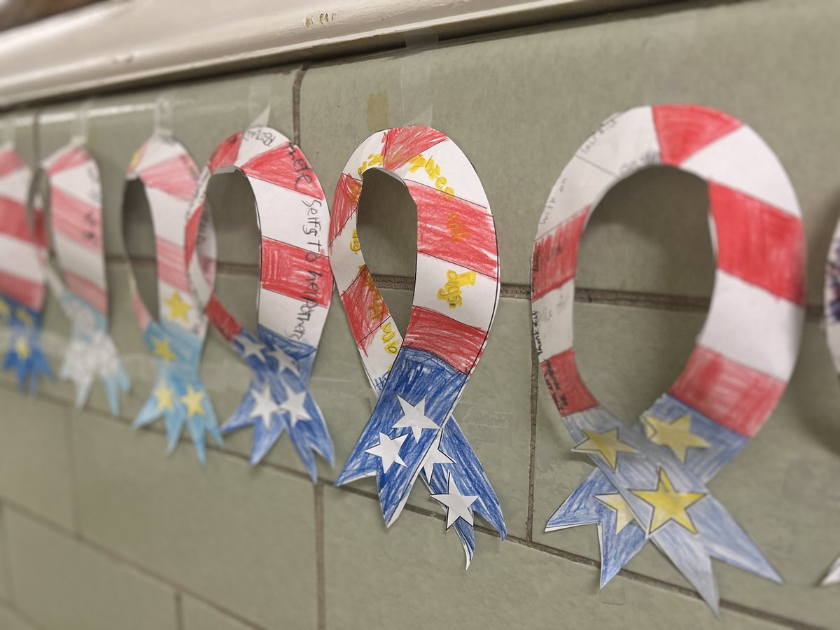 WashEdison's tweet photo. โค๏ธ๐ค๐
WES honors those who helped others in need on 9/11. @ManInRedBandana exemplifies heroism as demonstrated by Welles Remy Crowther. #wes #wespride https://t.co/tYKj3YhFgA