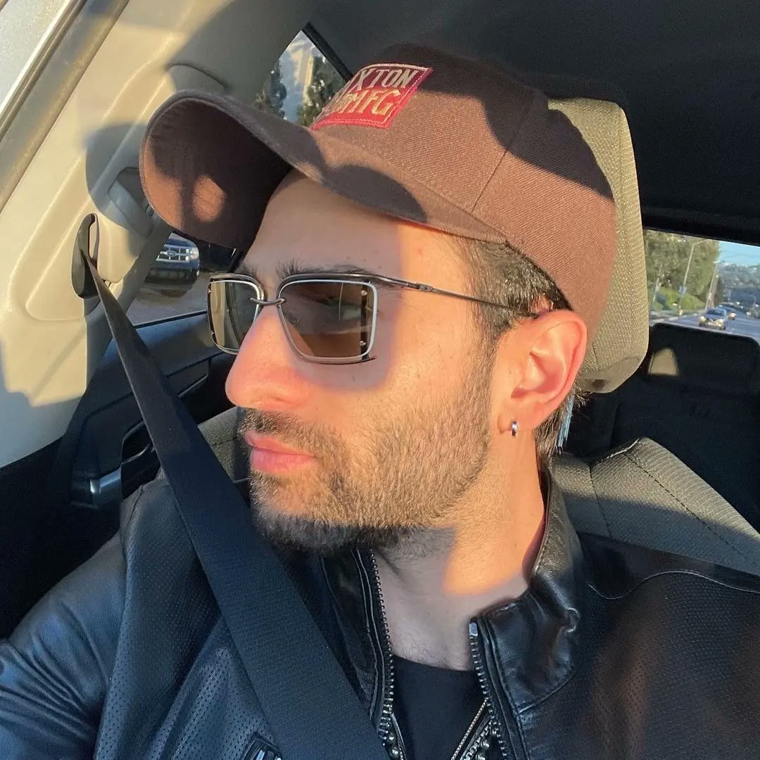 #Repost <a href="/musicmandomx/">Mando</a> with <a href="/let/">let</a>.repost 
• • • • • •
Que nunca termine lo que comenzó sin querer.. 🦅🌵✍🏻