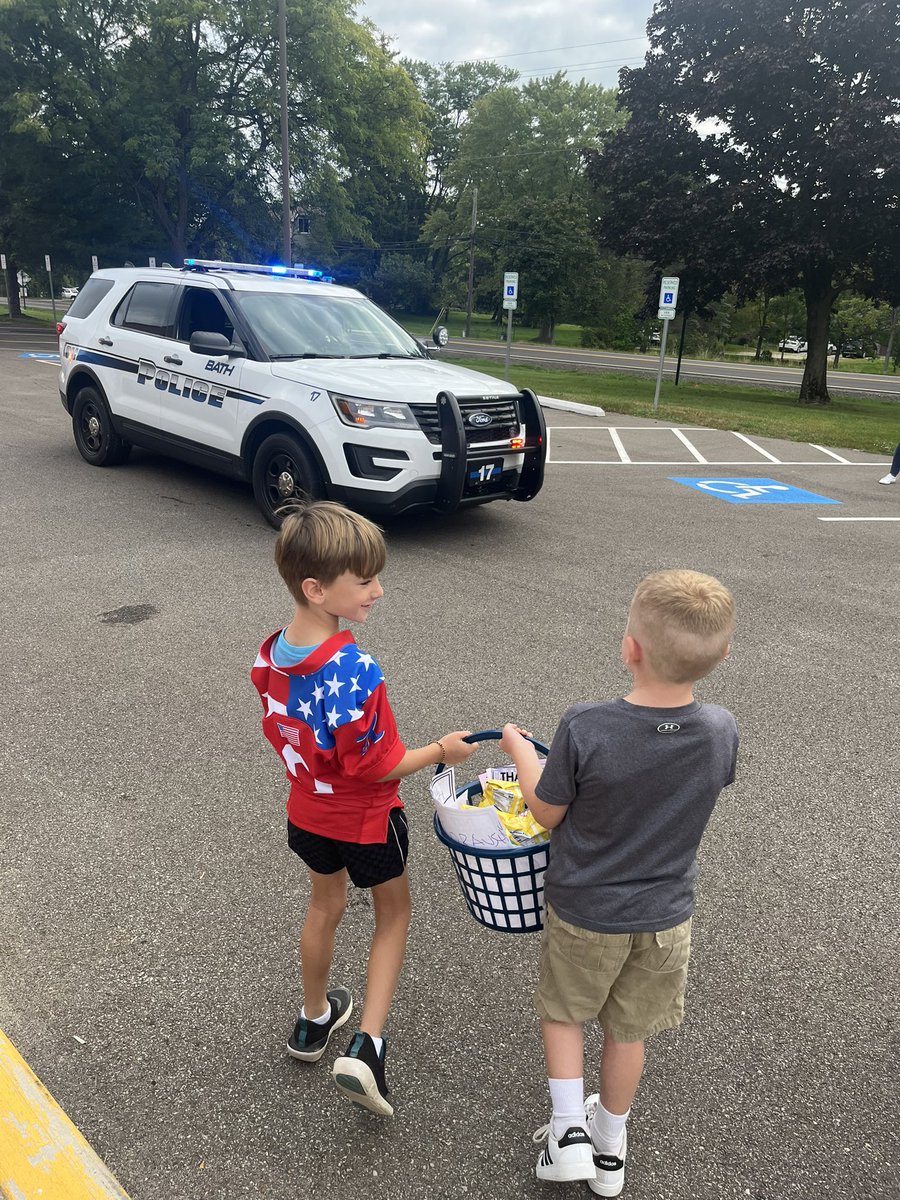 Debbie Schwertner (@dschwertner1) on Twitter photo Thank you <a href="/SRODressler/">Scott Dressler</a> and all of our Community Heroes for taking such great care of our Revere family 💙❤️ We appreciate all of you! Thank you <a href="/SRODressler/">Scott Dressler</a> and all of our Community Heroes for taking such great care of our Revere family 💙❤️ We appreciate all of you!