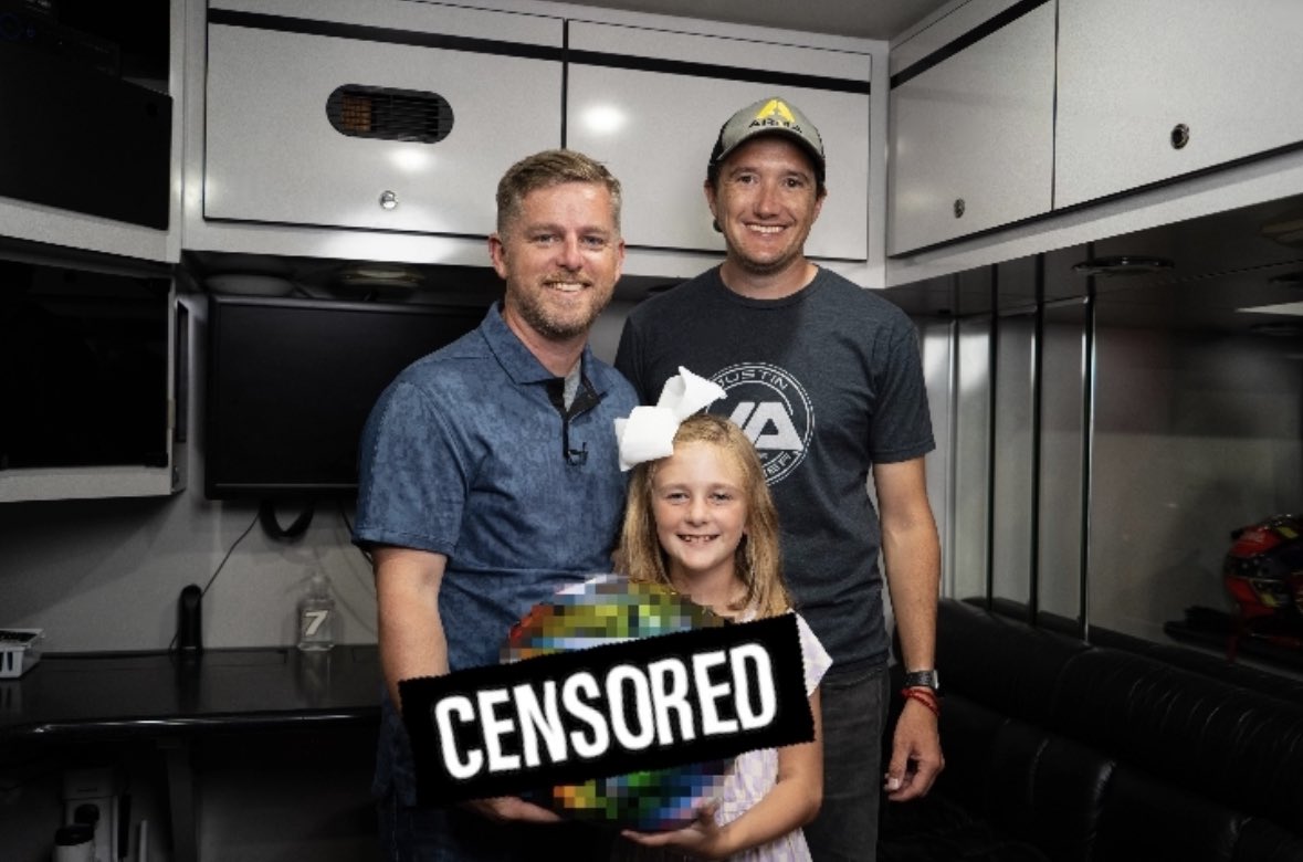 Justin Allgaier (@j_allgaier) on Twitter photo Today, Harper presented me with this years playoff helmet! I can’t wait to share it with everyone tomorrow at 9am ET! She never ceases to amaze me!
As always, huge shout out to Greg & the guys at <a href="/OffAxisPaint/">🄾🄵🄵 🄰🅇🄸🅂 🄿🄰🄸🄽🅃</a> & Shawn from <a href="/AlphaVisionMed1/">AlphaVisionMedia</a> for making this project happen! Today, Harper presented me with this years playoff helmet! I can’t wait to share it with everyone tomorrow at 9am ET! She never ceases to amaze me!
As always, huge shout out to Greg & the guys at <a href="/OffAxisPaint/">🄾🄵🄵 🄰🅇🄸🅂 🄿🄰🄸🄽🅃</a> & Shawn from <a href="/AlphaVisionMed1/">AlphaVisionMedia</a> for making this project happen!