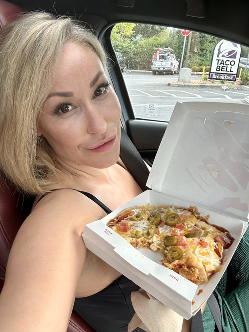 This is not the only thing I put in my mouth today&hellip;.. but it was my favorite thing. (Fuck the new rolled<a href="/tag/breakingbearnews"class="tags"><span>#breakingbearnews</span></a>