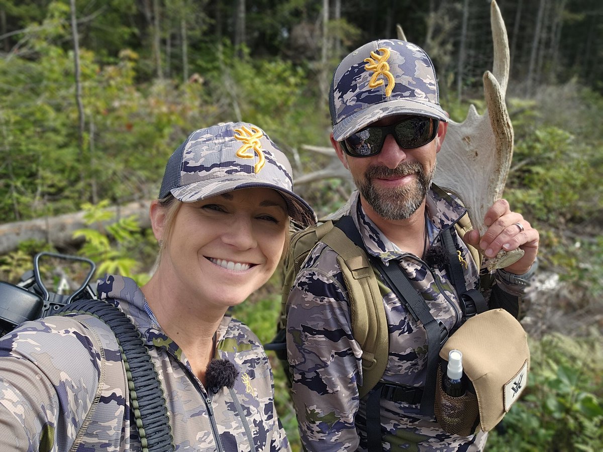 MartinBourget's tweet image. Martin, Kate et Nicolas sont plus que prêts pour une saison de chasse enlevante!👈
Au coeur de la région de Charlevoix, ils sont à la poursuite d&apos;un potentiel roi des forêts!🌲 
Une belle semaine à venir!🤩
#tvshow #hunting #moosehunting #huntingseason #browning #camouflage #ovix