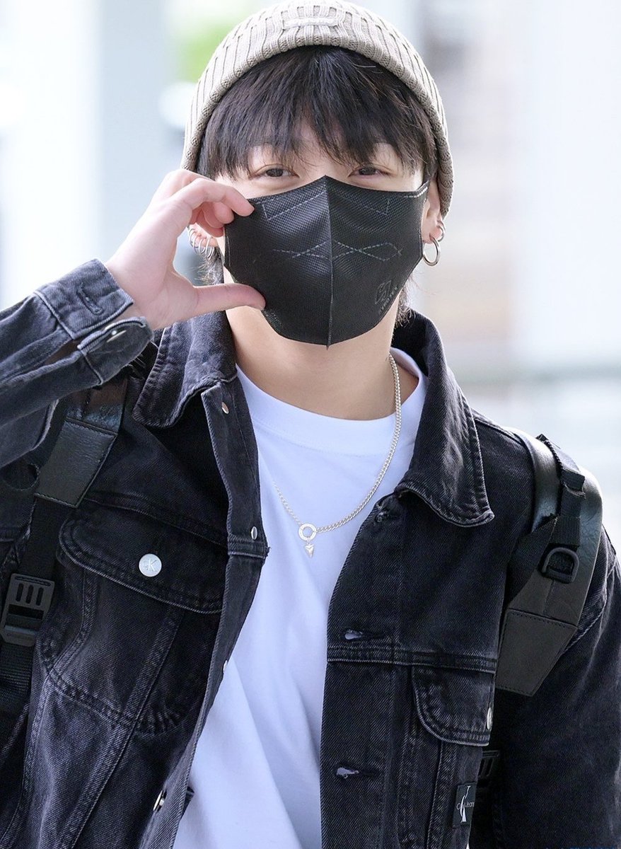 Can I call you baby? Can you be my friend? Can you be my lover up until the very end? Let me show you love, oh, I don't pretend Stick by my side even when the world is givin' in.. Good morning!😘 #JUNGKOOK #전정국