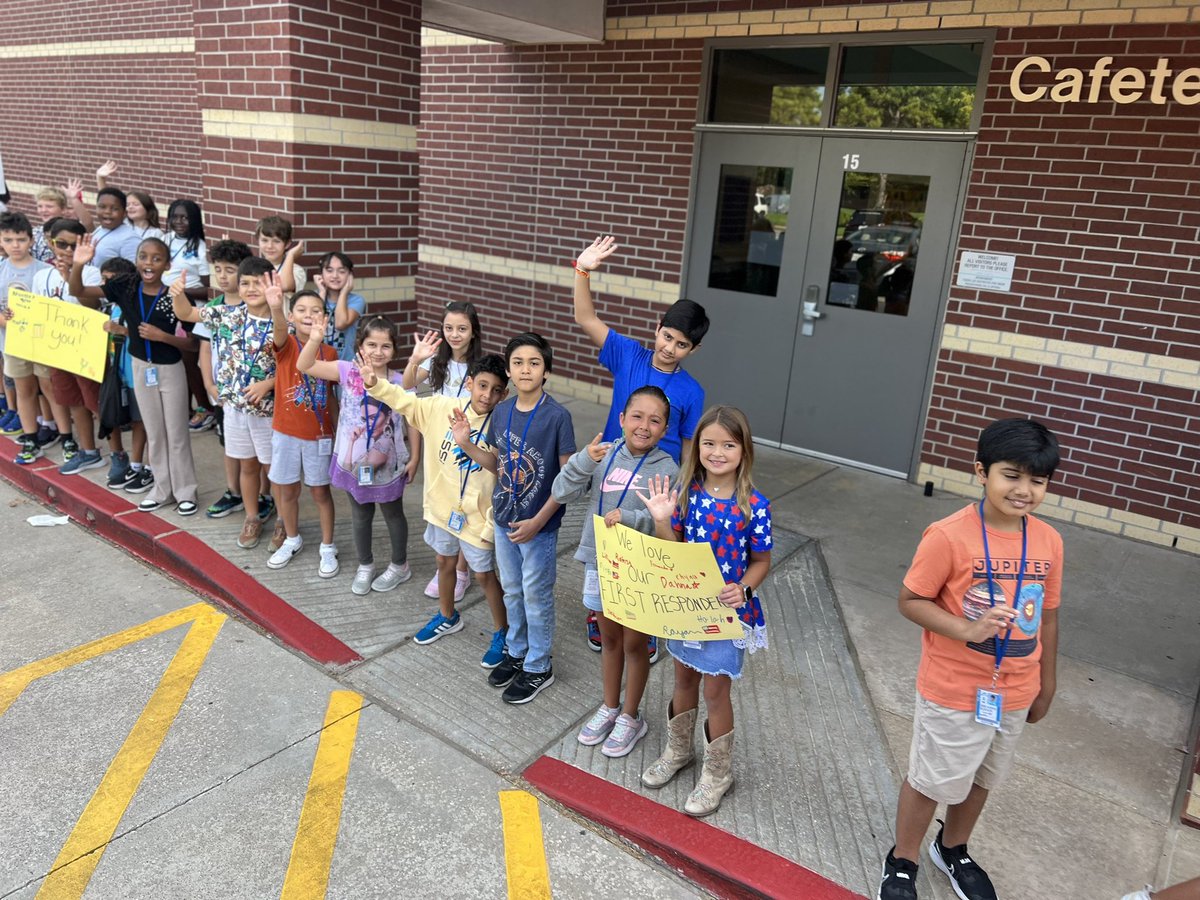 Thanking our First Responders today for Patriot Day! <a href="/katyisd/">Katy ISD</a> <a href="/CreechElem/">Creech Comets</a>