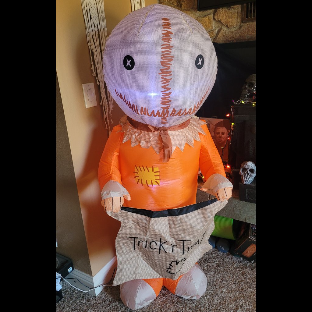 Snagged the Sam inflatable from Walmart. 🎃🖤

#samhain #halloweendemon #trickrtreat #horror #horrormovies #horrorfam #horrorfamily #horrorfan #horrorfans #horrorgirl #halloween #ilovehalloween #everydayishalloween