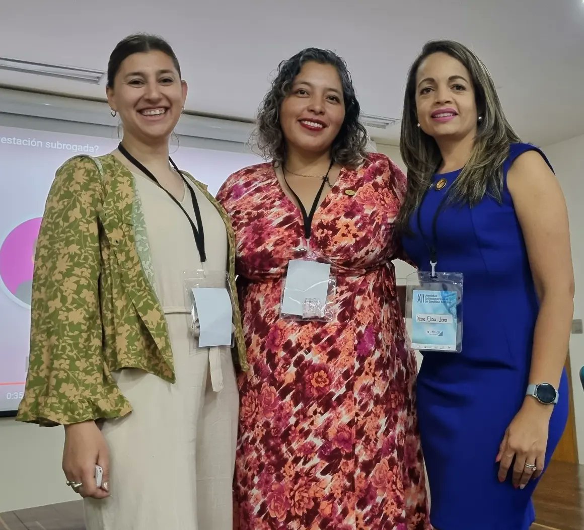IxchelDeLaLuz's tweet photo. Comparto con mucha alegría que hoy se tituló la Especialista en Criminalística y Actividades Periciales Florentyna Bustos en la Universidad Nacional de Córdoba, Argentina. La primera tesis que dirijo ¡y ella lo hizo estupendamente bien! #JornadasSLAGF 💜 🧬 #DistractinglySexy https://t.co/RLgsIxhmsI