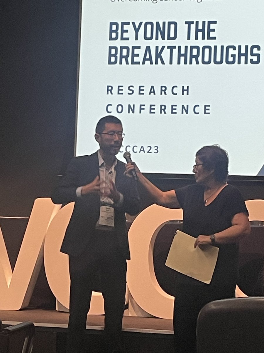 @DrDavidKok being interrogated by @JulieMcCrossin to describe stereotactic #radiationtherapy using ‘democratised micro education’. Challenge accepted! #VCCCA23