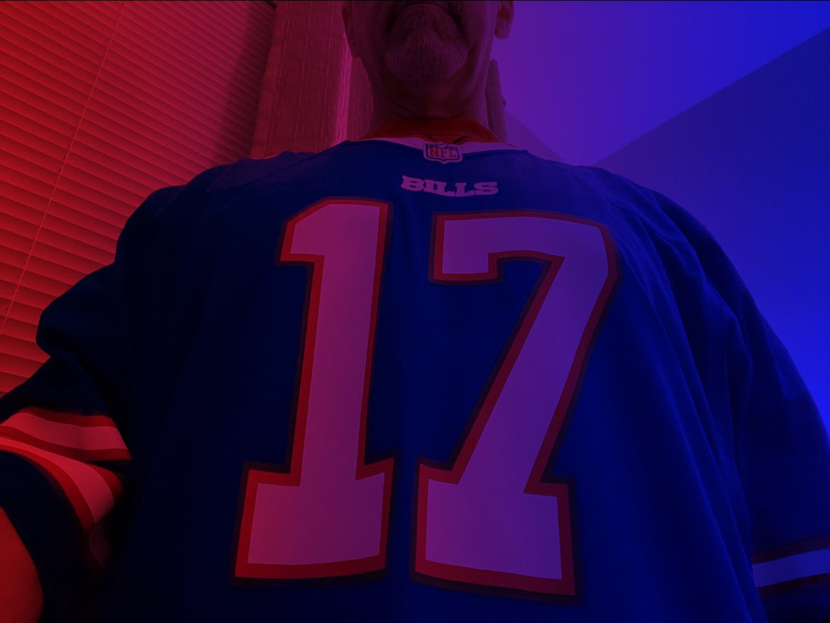 ChuckForcucci's tweet photo. Go BILLS! Football is BACK!
#GoBills 
#BillsMafia https://t.co/x0CtNrdCEq