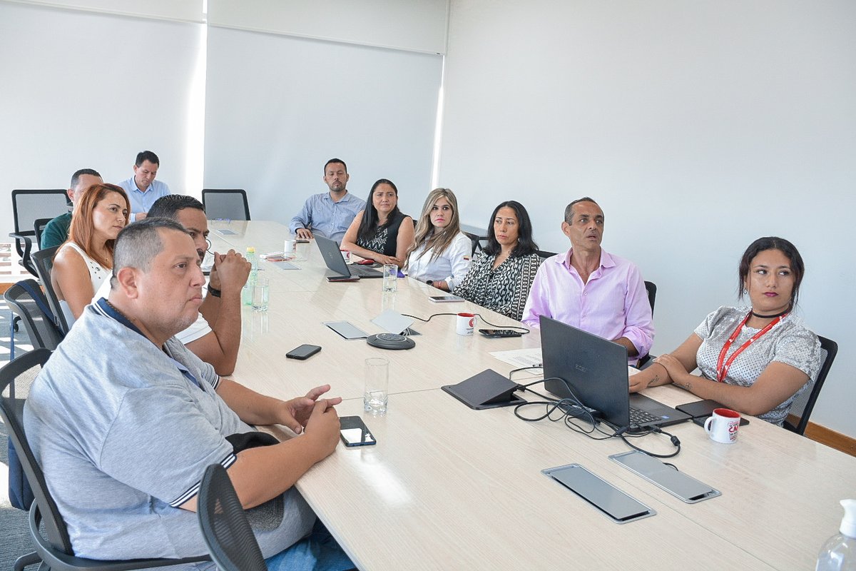 CCCASANARE's tweet photo. #Hoy, representantes de 19 organizaciones del Departamento suscribieron el acuerdo de voluntades para la conformación del Consejo Gremial de Casanare. Se designó como Presidente @FedepalmaOrg,  repr. María Paula Gómez y como Vicepresidente @CotelcoCasanare, repr. Aída Plazas. https://t.co/huzdJAmWpq