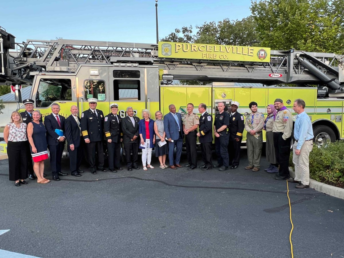 rizwanjaka's tweet photo. 9/11 - We Remember the Victims&amp;Families,FirstResponders,ServiceMembers,Veterans
2021 - ADAMS Mosque Congregant Fahim Chowdhury - in remembrance of his Family- ShakilaYasmin/NurulHaqueMian - 9/11 Muslim Victims https://t.co/gyxE6rrsNY
@911day @IFCMW @MultiFaithNN @faithbasedisao https://t.co/T5HJ3sQZrp