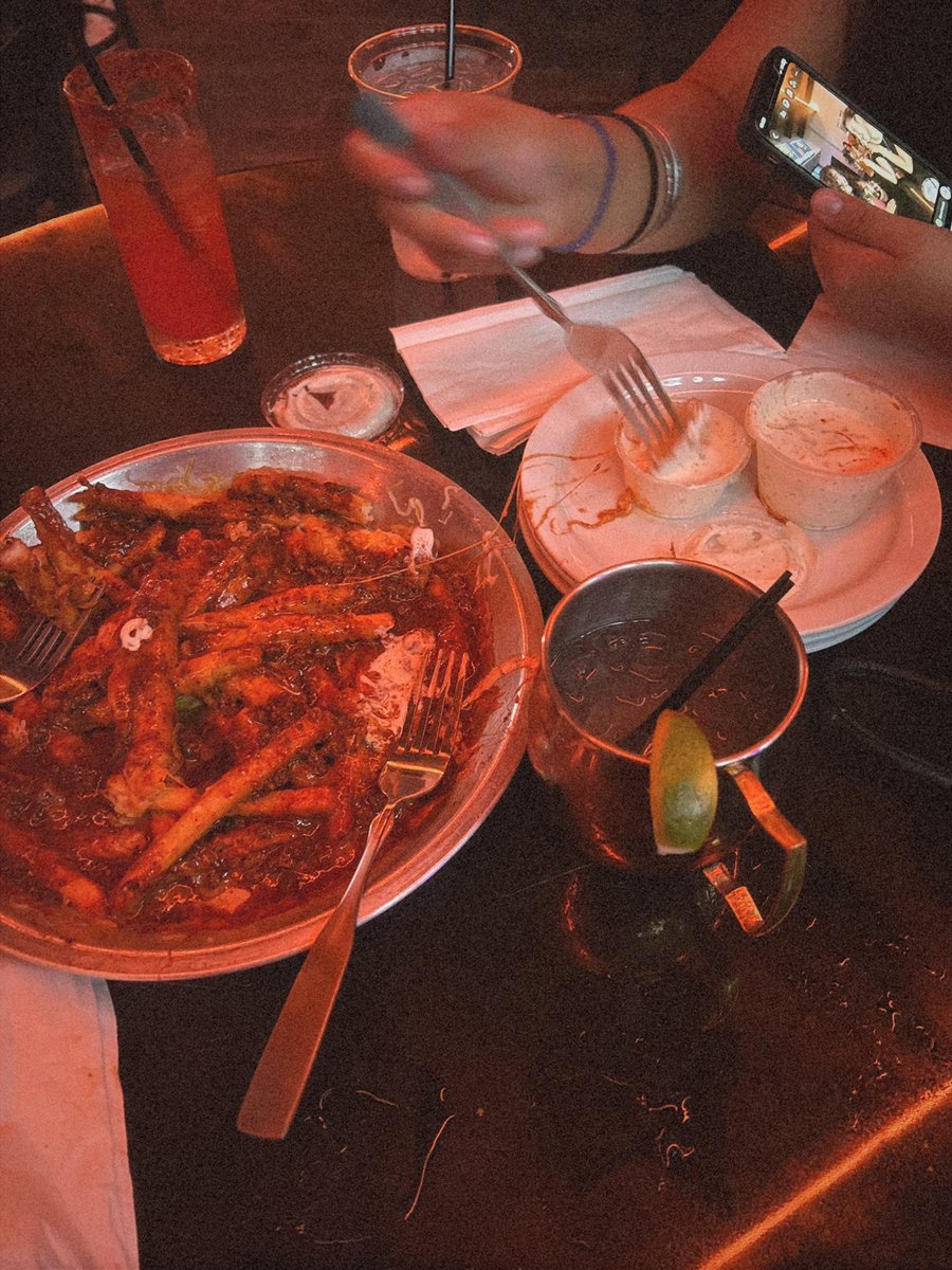 MachiMilk's tweet photo. nights like these >>> https://t.co/VnVOyAplBI