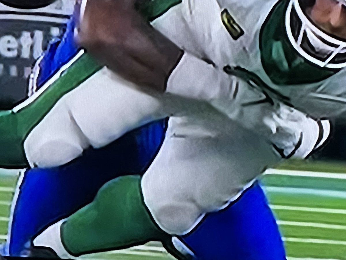 BigOShow's tweet photo. Are you sure it’s an ankle? That looks like a rolled up Achillies injury. Ugh. 
#NYJets #MNF https://t.co/wAXNSj6OZP