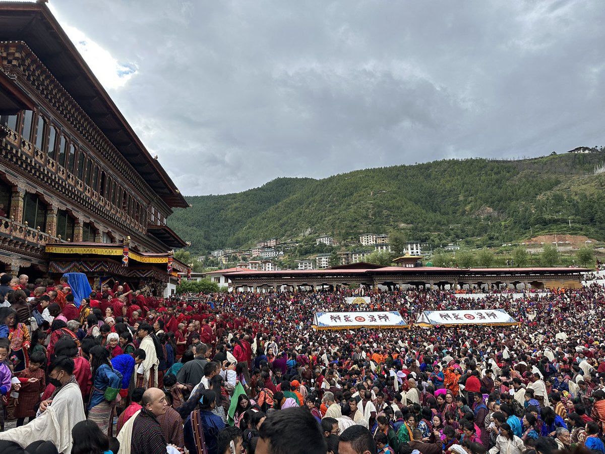 Ucap25's tweet photo. Th only pure and true religion exists in Bhutan. Most strikingly, We don’t have to assume Buddha existence. It’s already existing @70th Jekhenpo🙏🙏🙏
#Blessingwithjoy&amp;charmoflifeneverhppen!!!! https://t.co/JcdUpp41E7