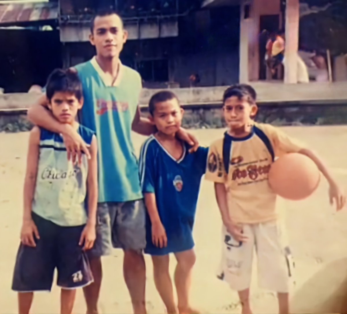 _siwperiors's tweet photo. LOOK: A photo of FELIP, aka Ken of SB19, when he was younger.

Even as a kid, his visual doesn't lie. 😎🔥

📸 AnnZam43 | TikTok

ExperienceSG withFELIP
@felipsuperior #FELIP
#FelipInSG #COMPLEXLiveInSG https://t.co/Vwd2zUPy1Y