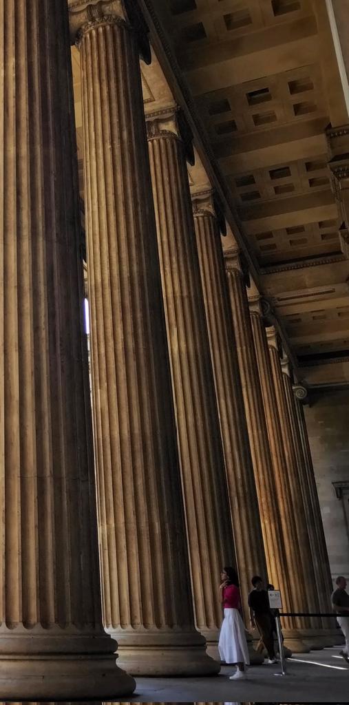_Starsheeep_'s tweet photo. british museum 😎 https://t.co/jdayzk2AXU