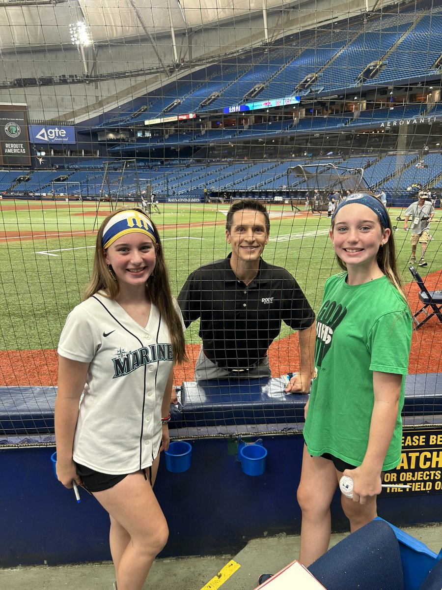 Like_Baseball_'s tweet photo. @RealBradAdam Thank you for being so great over the weekend with my daughters.  Your kindness and genuine thoughtfulness is amazing. Enjoy the rest of the season. https://t.co/6OKUsLBhoe