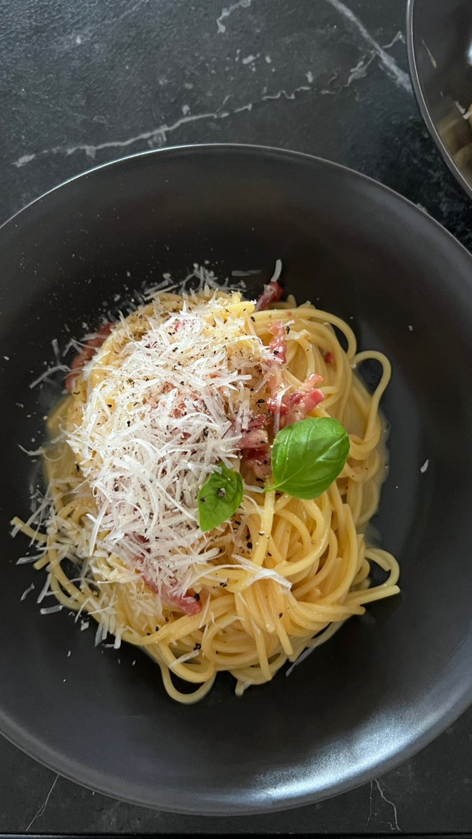 Dinner's served! Enjoying some delicious spaghetti for dinner tonight!' #SpaghettiNight #Yum #ItalianFood #CarbLoading #Pastalove #TastesBetterWhenShared