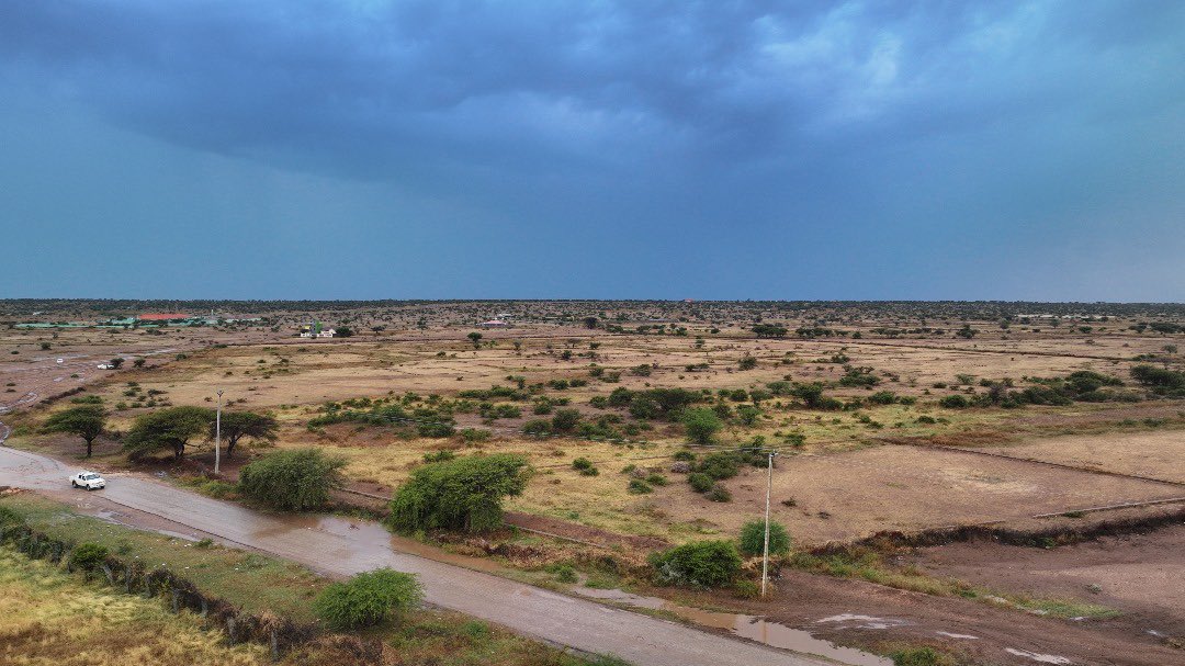 HB_Photo_'s tweet photo. Nature's beauty is a captivating gift. Embrace and share. #Nature'sBeauty #somaliland #drone #djimavic #photography #sky https://t.co/WpK8WEuzbu