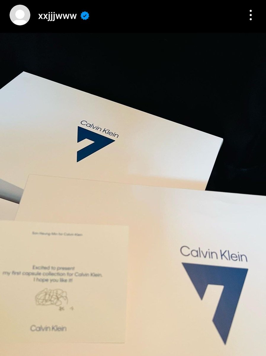 KJWN_365's tweet photo. Jinwoo received the shirt from Son Heungmin and Calvin Klein

"Excited to present my first capsule collection for Calvin Klein. I hope you like it" - signed by Heungmin

#JINU #김진우 #위너 #WINNER @official_jinu_ #손흥민 @CalvinKlein https://t.co/7IXc5WB2qW
