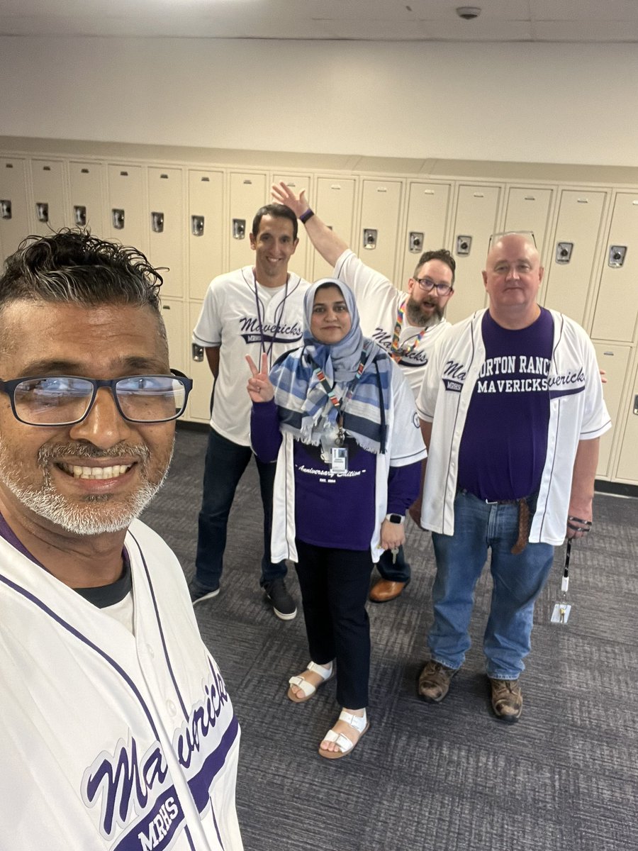 MsFarhan123's tweet photo. I Had an incredible open house at my school today! It was such a joy to chat with my students' parents. 😊 I had a fantastic turnout, and even some lovely last year parents dropped in to say Hi! 👋 Thanks for making it a memorable day #MRHS @MRHSMavericks https://t.co/vOaGjMeLpq