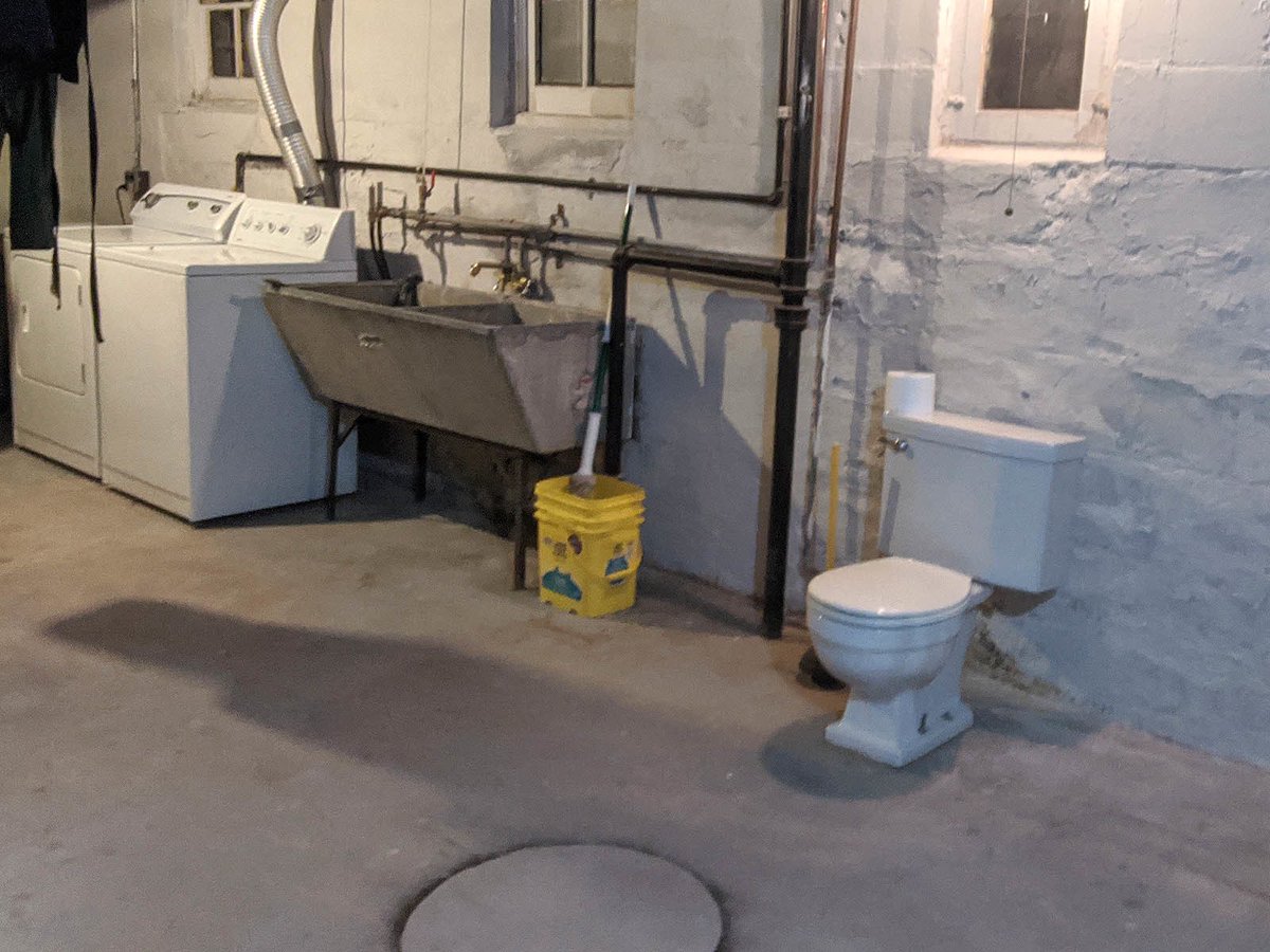 Hallows_Queen's tweet photo. You’ve heard of the basement shower… get ready for the Pittsburgh Potty https://t.co/6TW7LelZOw