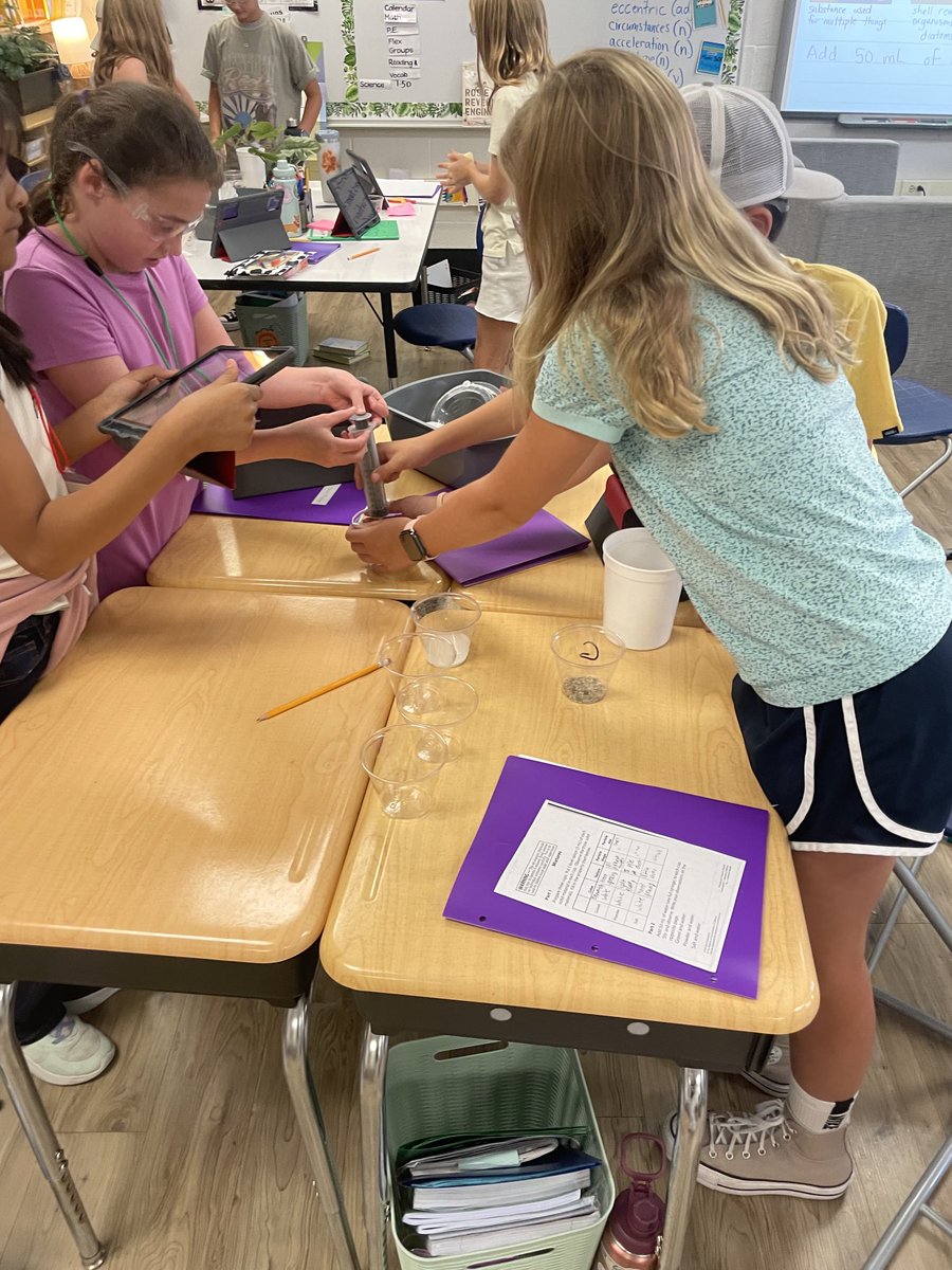 TinaReckampBMS's tweet photo. Ss explore “How can we separate a mixture?” @HoughStreet220 #bsd220 https://t.co/JyyzY4gSG1