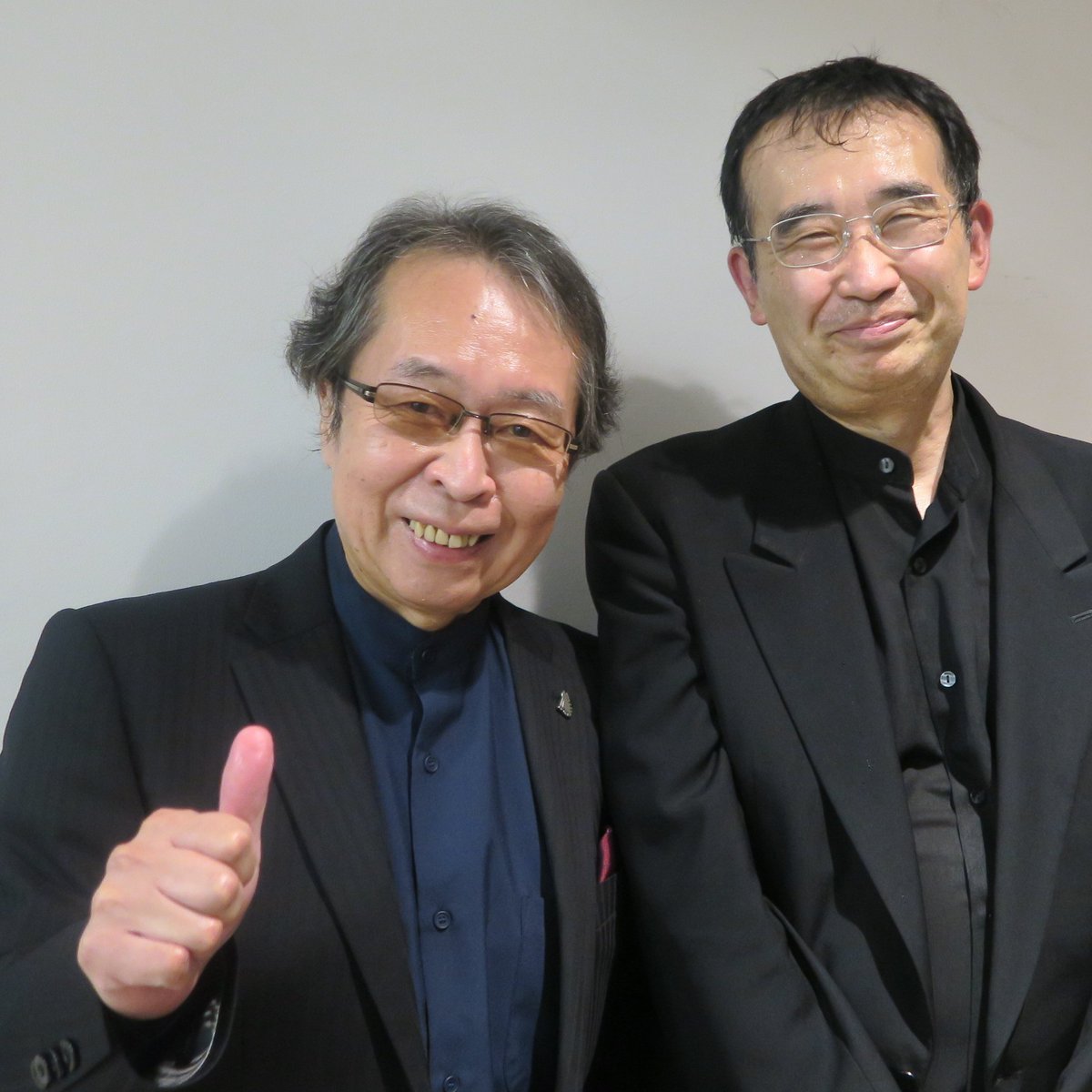 【作曲家 西村朗さんの訃報に接し】

日本を代表する作曲家の1人 #西村朗 さんが9月7日に逝去されました。享年69。

📷2021年6月「Music Tomorrow 2021」で自作の《華開世界》世界初演後、指揮者の杉山洋一氏（右）と満面の笑みで写真に収まる西村さん。