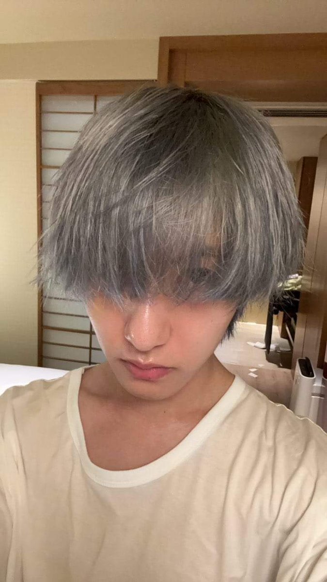 _donkey0's tweet image. #RENJUN 💬🦊

Mi mamá quería ver mi nuevo color de cabello, así que me tomé esta fotoㅋㅋㅋㅋㅋ💙