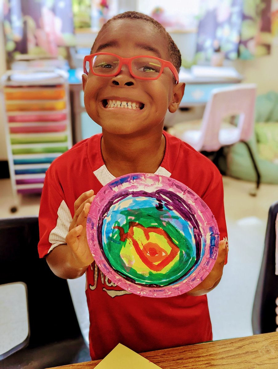 voyage_into_art's tweet photo. Pure joy in the art room today! We got to use our brand-new kwiksticks gifted by our amazing PTA to start our #internationaldotday masterpieces
#Ilovevickery #LISDVISUALARTS #BEtheONE #OneLISD @VickeryES https://t.co/qmZPXTwsK1