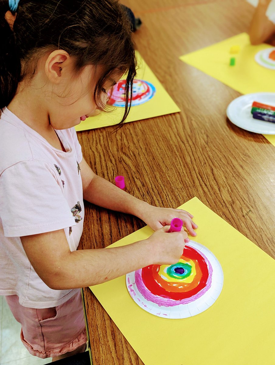 voyage_into_art's tweet photo. Pure joy in the art room today! We got to use our brand-new kwiksticks gifted by our amazing PTA to start our #internationaldotday masterpieces
#Ilovevickery #LISDVISUALARTS #BEtheONE #OneLISD @VickeryES https://t.co/qmZPXTwsK1