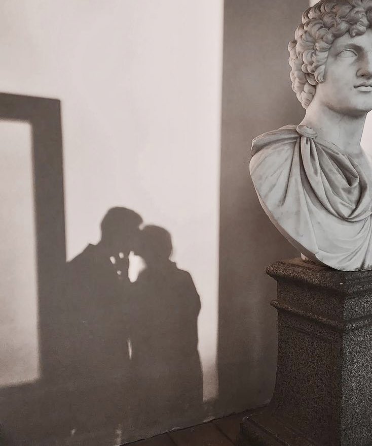 mentachipsun's tweet photo. #sunsunau - Labios de cuarzo 

Dos chicos visitaban un museo por razones distintas, sh quería “robarse un jarrón” en su paseo de curso, pero terminó robándole un beso y el corazón a un lindo amante de las esculturas de mármol https://t.co/VRe3a6BiRi