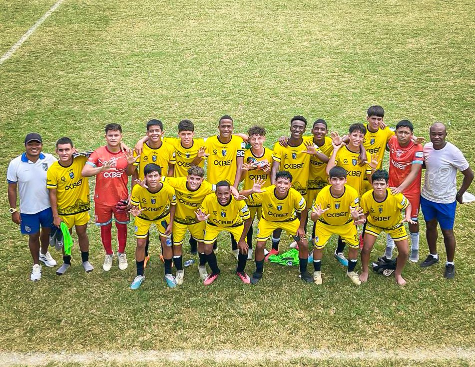 Formativas9Oct's tweet photo. La categoría Sub 16 del Súper 9 goleó 5x1 a Espol por torneo @AsoGuayas.👏🏻⚽️

#LaNueveEsperanza https://t.co/9NfwbHOVNL