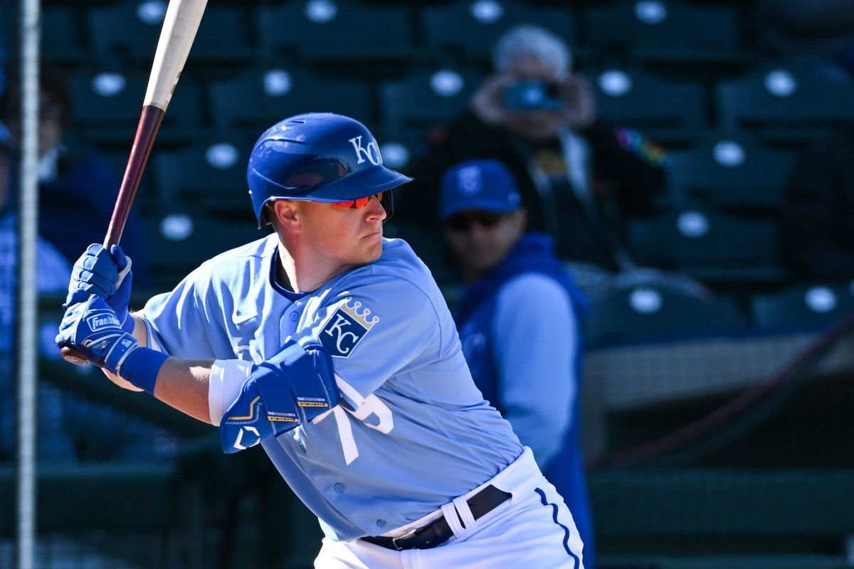 ProspectJP's tweet image. KCがタイラー・クロップリー（C）をDFA。米9日にメジャー入りが報じられるもローガン・ポーターの加入で弾かれる形に。マイナーからバックアップとしてプレーの人材。オフェンス面ではアプローチの良さが光るもマイナー5年でOPS.633止まり。23年は2Aでプレーし打率.235 &amp;amp; OPS.688。 #mlbjp