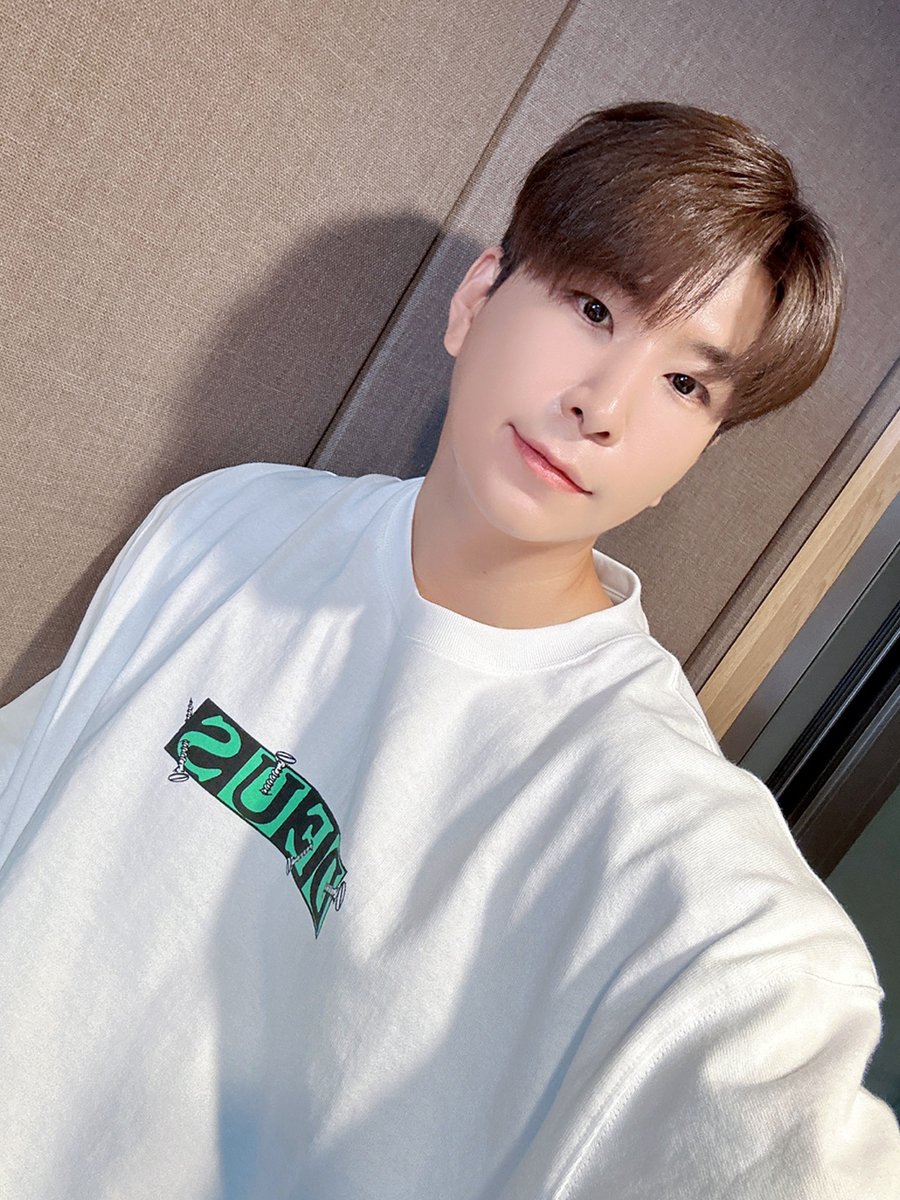 VAV_official's tweet photo. [VAV] 에이팀 선물 🎁 

감미로운 목소리🎶 한번 더 듣기!😊

▶ https://t.co/U8PLFSY75l

#VAV #브이에이브이 #StVan #세인트반
#한번더이별 https://t.co/jd9zeype6U